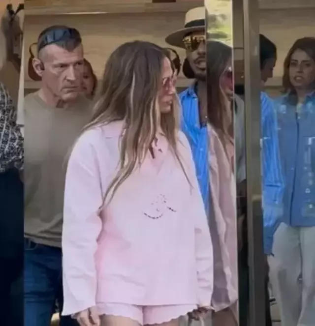 Jennifer Lopez'den İstanbul konseri öncesi alışveriş turu