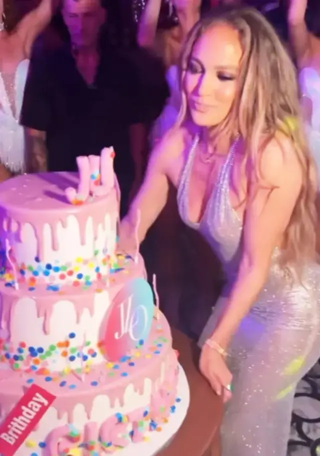 Jennifer Lopez'den İstanbul konseri öncesi alışveriş turu