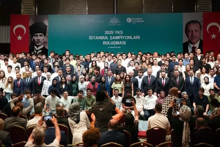 YKS şampiyonları İstanbul Valiliği’nin etkinliğinde buluştu