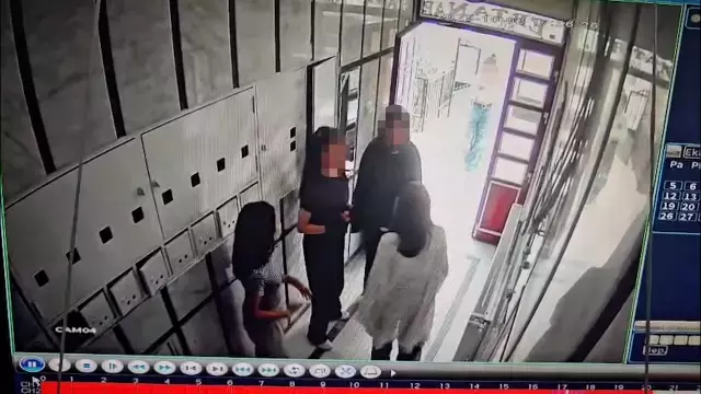Bu çocuklara ne oldu! 13 yaşlarındaki 5 kız bıçakla ev bastı